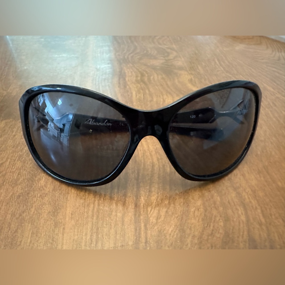Oakley Sunglasses Women’s Oversized Abandon 60-16-120 Black With Silver Accents